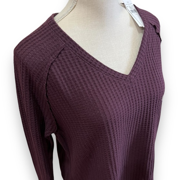 AMERICIAN EAGLE Soft & Sexy Waffle Knit Long Sleeve Tee Top Burgundy NWT Small - Picture 4 of 11